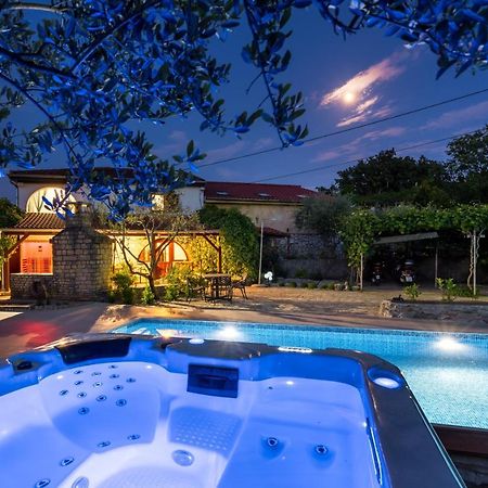 Stone Lady Holiday Home With Pool&Hot Tub,Sauna,Bbq,Garden Rasopasno ภายนอก รูปภาพ