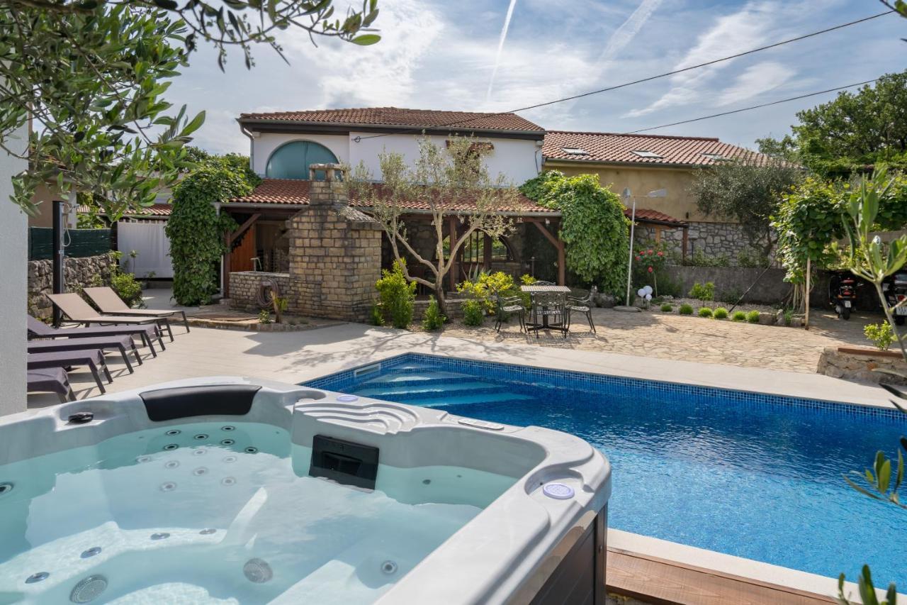 Stone Lady Holiday Home With Pool&Hot Tub,Sauna,Bbq,Garden Rasopasno ภายนอก รูปภาพ