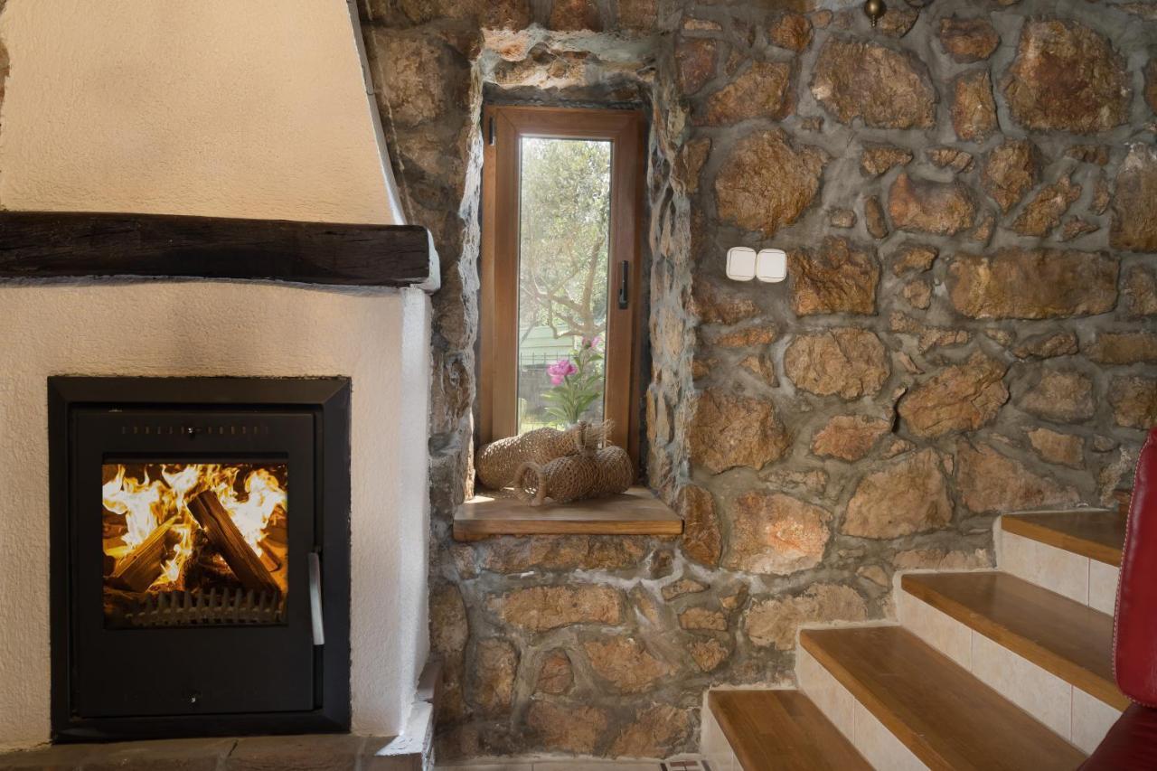 Stone Lady Holiday Home With Pool&Hot Tub,Sauna,Bbq,Garden Rasopasno ภายนอก รูปภาพ