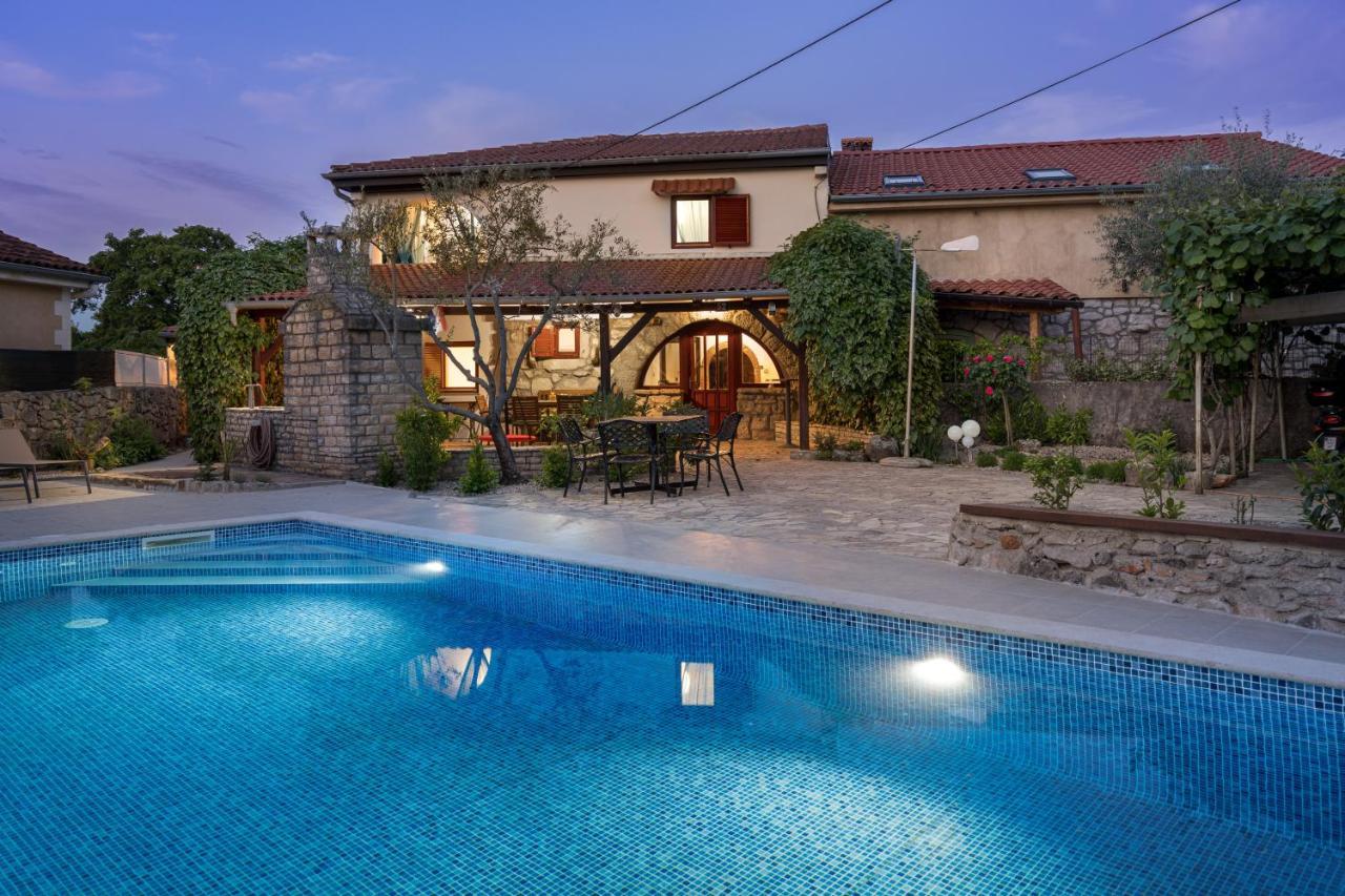 Stone Lady Holiday Home With Pool&Hot Tub,Sauna,Bbq,Garden Rasopasno ภายนอก รูปภาพ
